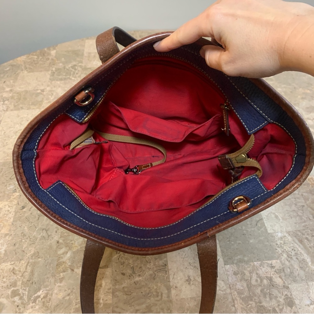 Vintage Dooney & Bourke 1990s Navy Tote Bag Pebble Leather Brown Trim Top Handle - Picture 13 of 16